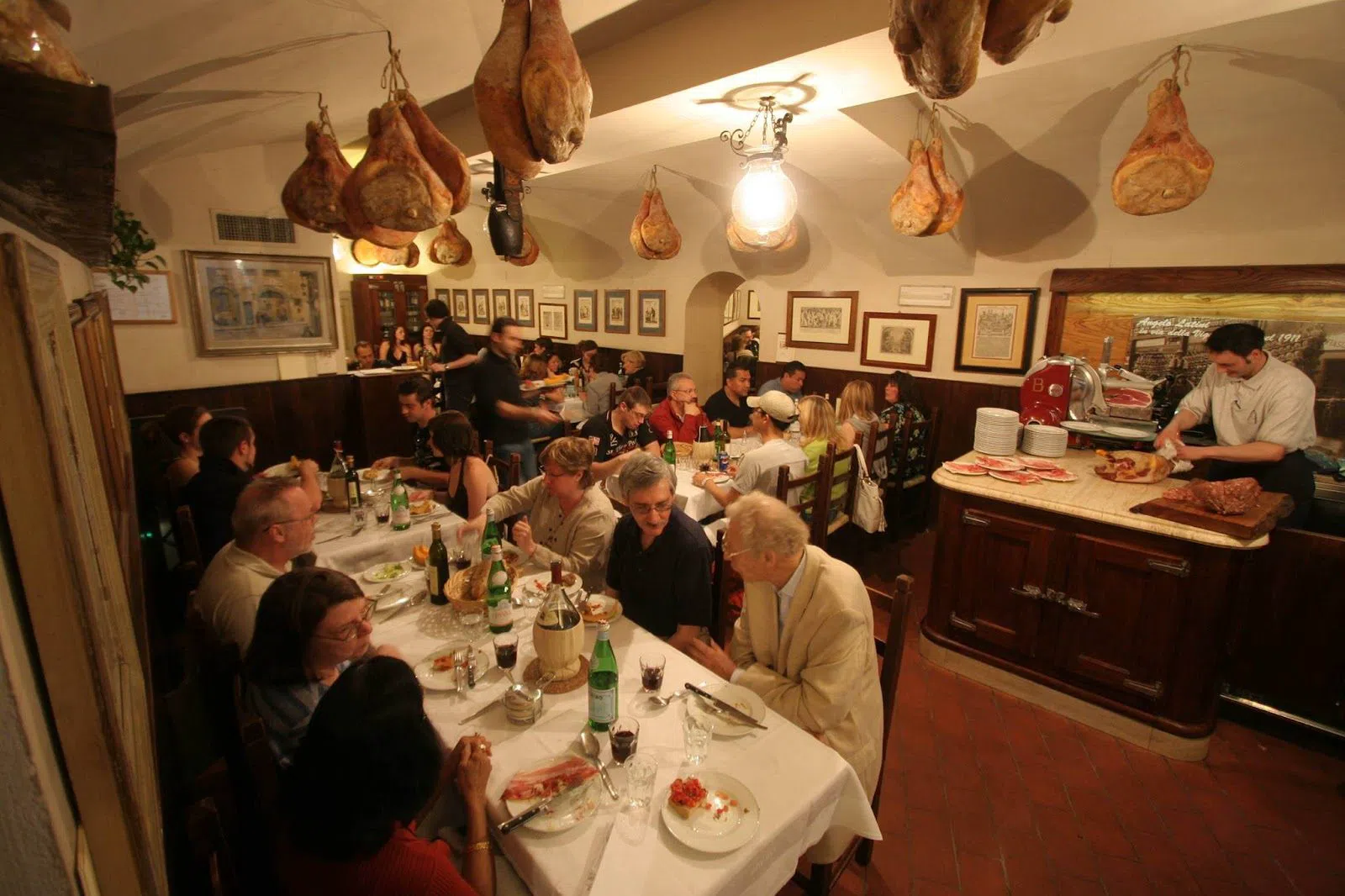 Florence After Dark: The Ritual of the Chianina Steak